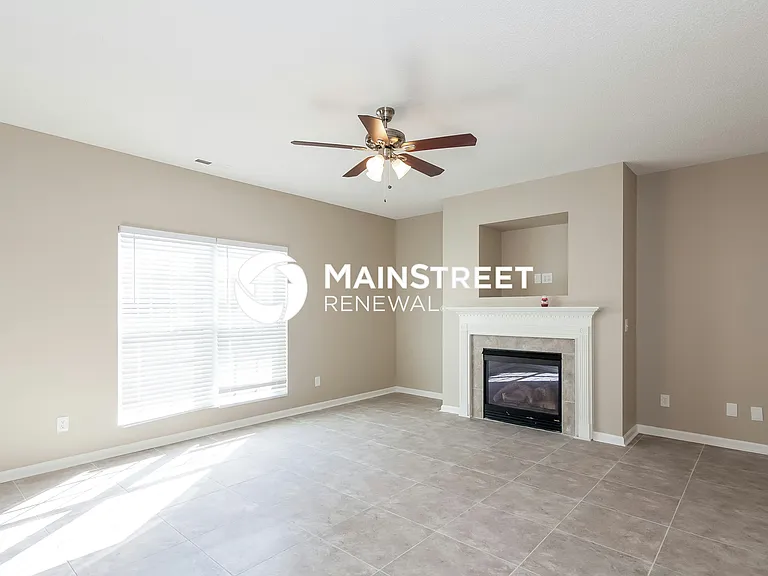2728 Highland Park Dr — Photo 2