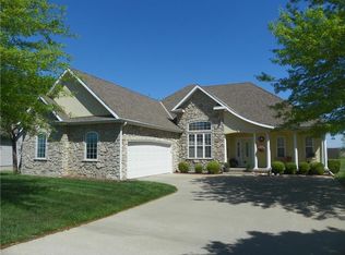 5001 Brookhaven Dr, Saint Joseph, MO 64507