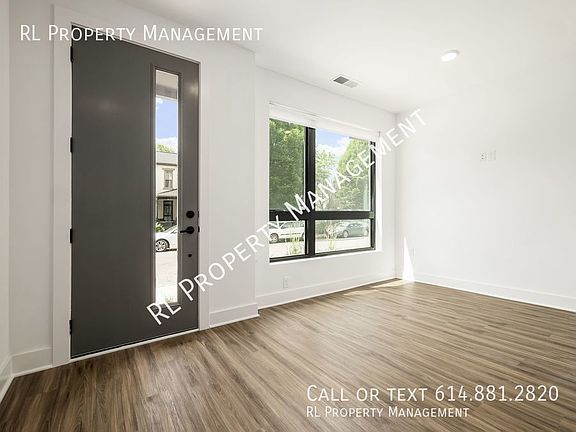 4th image of 1096 Oak St #17