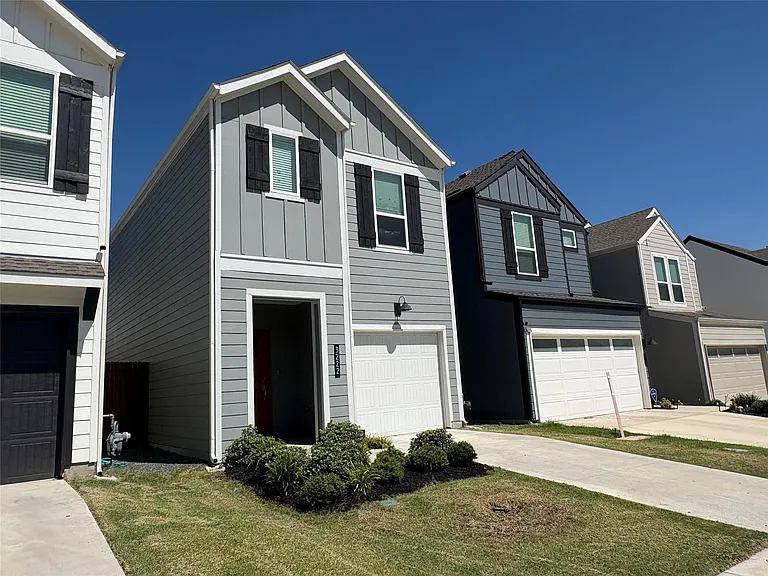 3222 Hampton Dr — Photo 5