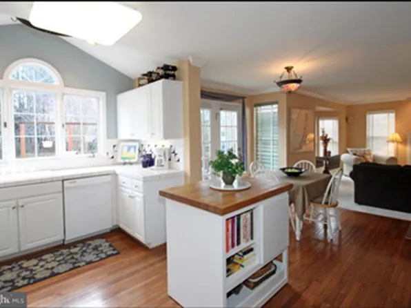 6503 Susan Barkley Ct, Alexandria, VA 22315