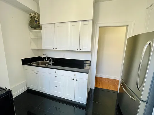 Rented by Mann Maurice A | media 5