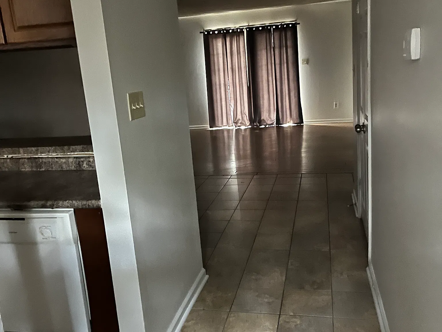 2 bed, 1100 sqft, $1,400 — Photo 3