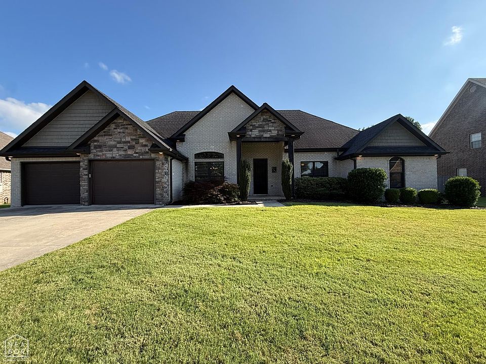 1st image of 3104 Norman Rockwell Dr