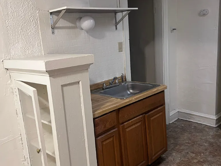 1720 W Atkinson Ave — Photo 5