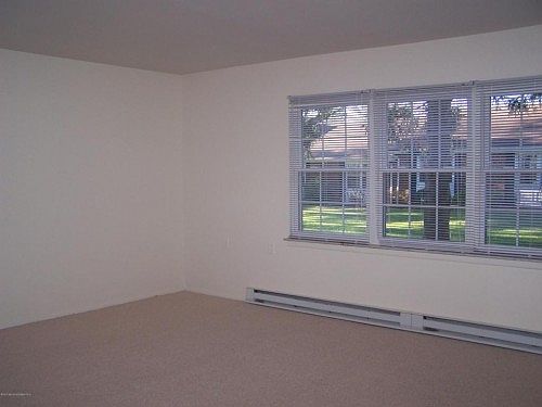4th image of 986 Aberdeen Dr