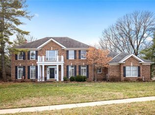 17702 Drummer Ln, Chesterfield, MO 63005