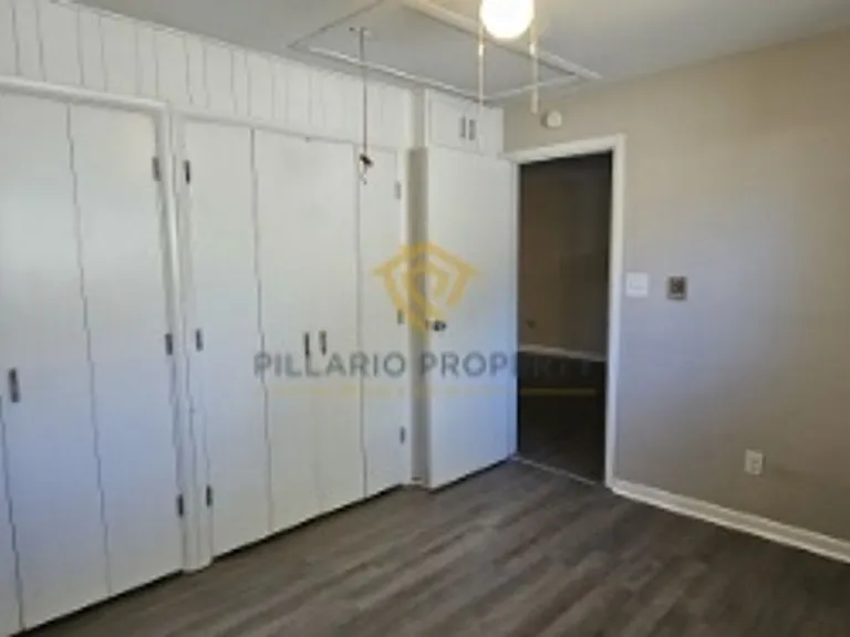 1424 Campbell Ave — Photo 3
