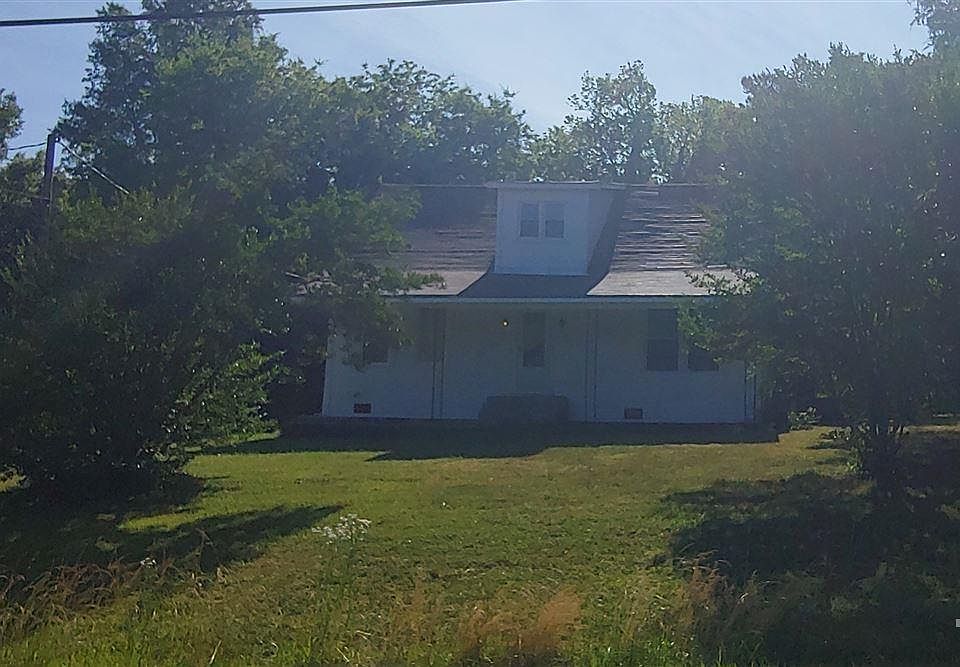 1st image of 302 N Nash St