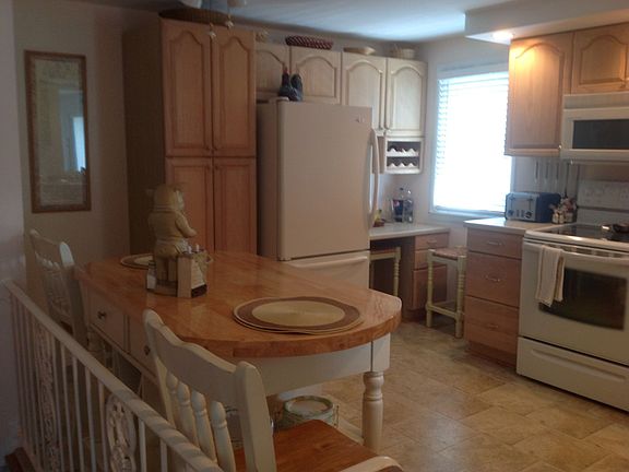 2nd image of 516 Delano Ave