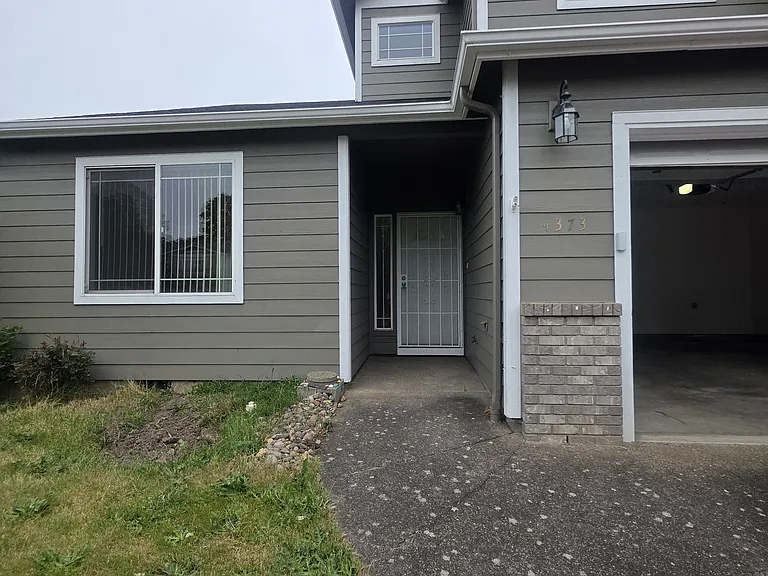 4373 Hearth St NE — Photo 4