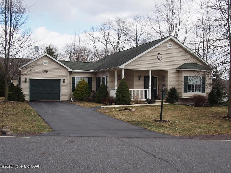 1st image of 407 Pin Oak Dr