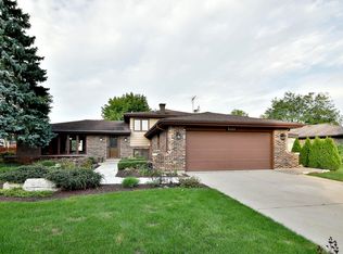 3120 Grandview Pl, Darien, IL