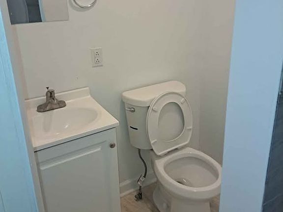 3rd image of 418 S 60th St APT 2