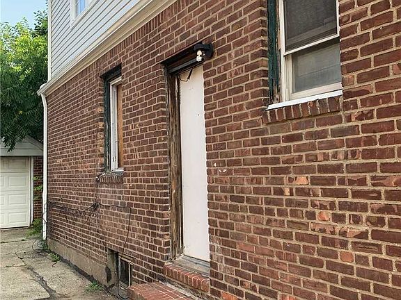 3rd image of 11910 223rd St