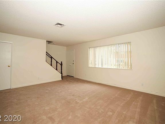 3rd image of 227 Greenbriar Townhouse Way