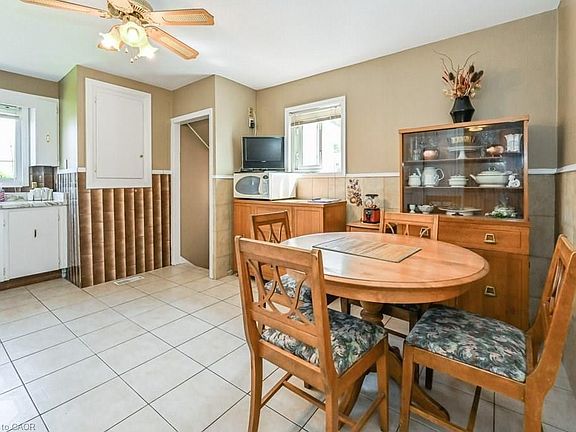 4th image of 641 Limeridge Rd E