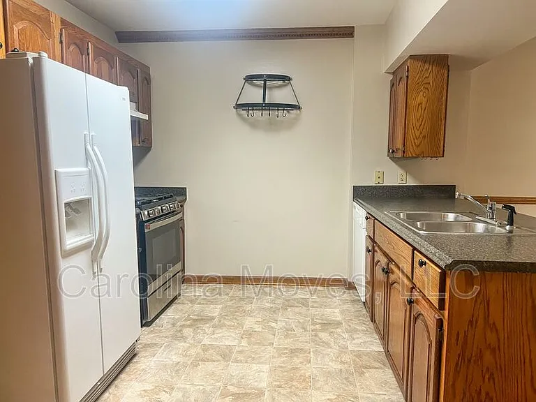214 Brookside Dr — Photo 8