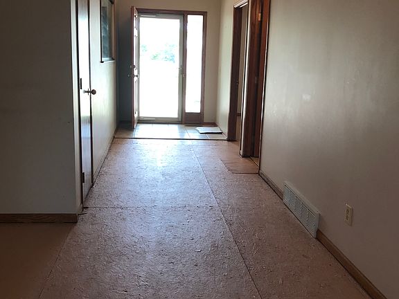 Nice tiled entry