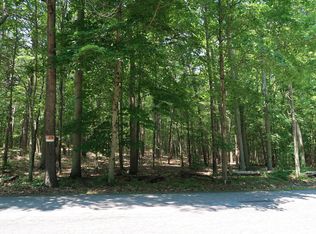 Sand Pit Rd, Matamoras, PA 18336