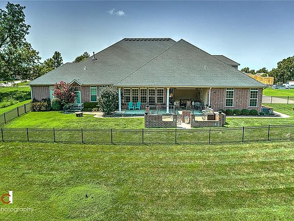 4th image of 4107 Rolling Meadows Dr