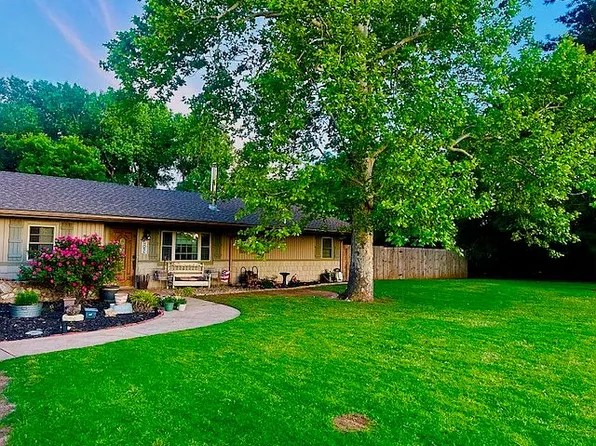 423 W Hanks Trl, Woodward, OK 73801