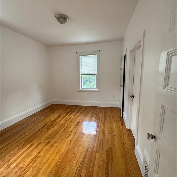 16 Falkland St #2 — Photo 15
