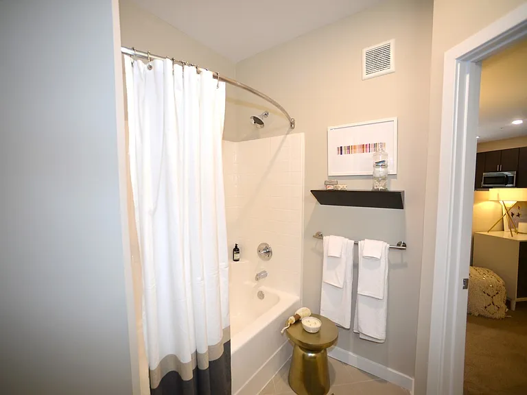 Encore 4505 at Town Center Apartments — Photo 19