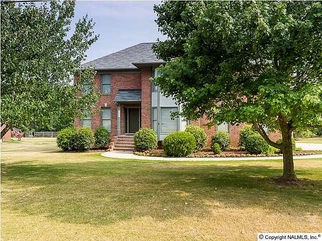 1st image of 200 Stone Valley Dr