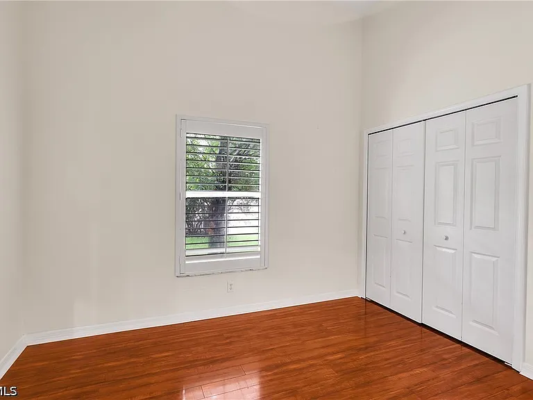 22203 Seashore Cir — Photo 31