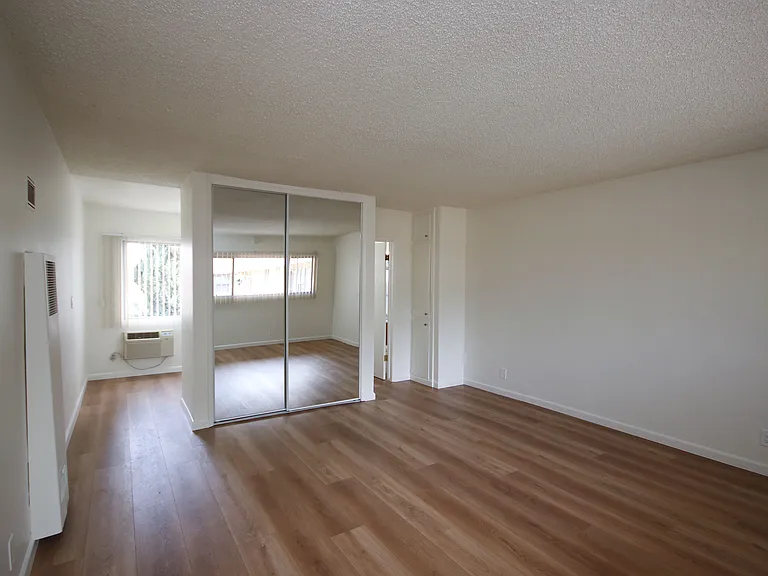 18 S Marguerita Ave #15 — Photo 3