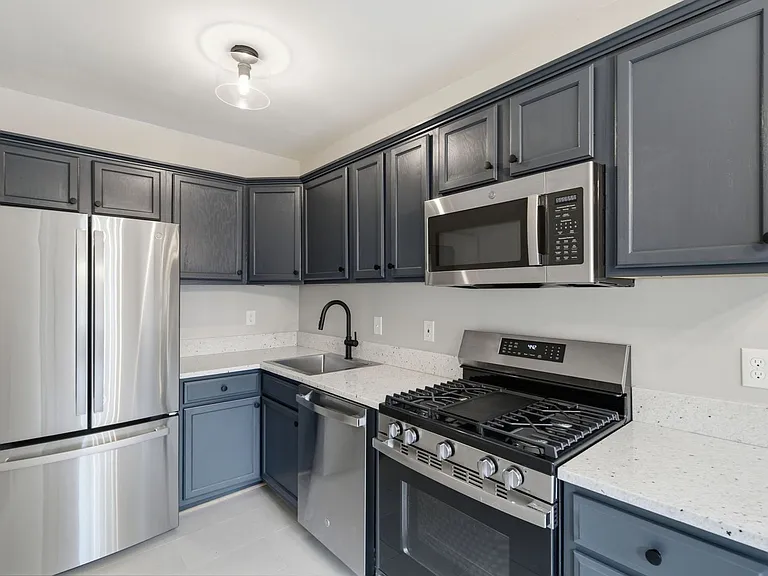 715 S Washington St #A32 — Photo 11