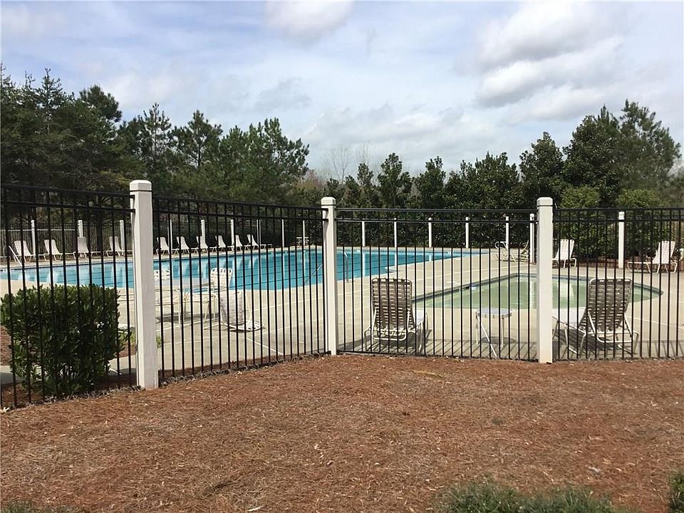 2nd image of 107 Crest Brook Dr