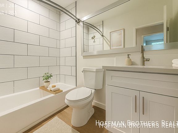 4th image of 726 Idaho Ave APT 104