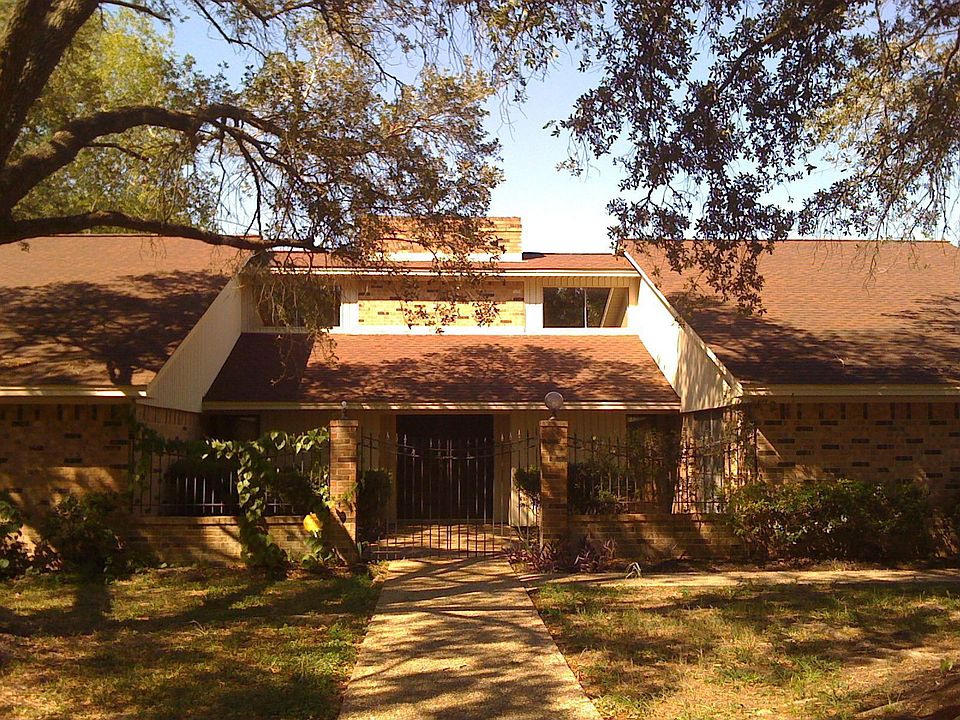 1st image of 618 E Pecan Dr