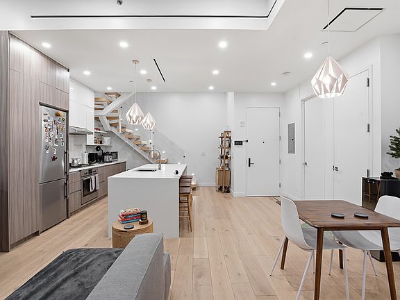 5th image of 249 E 50th St Floor 1