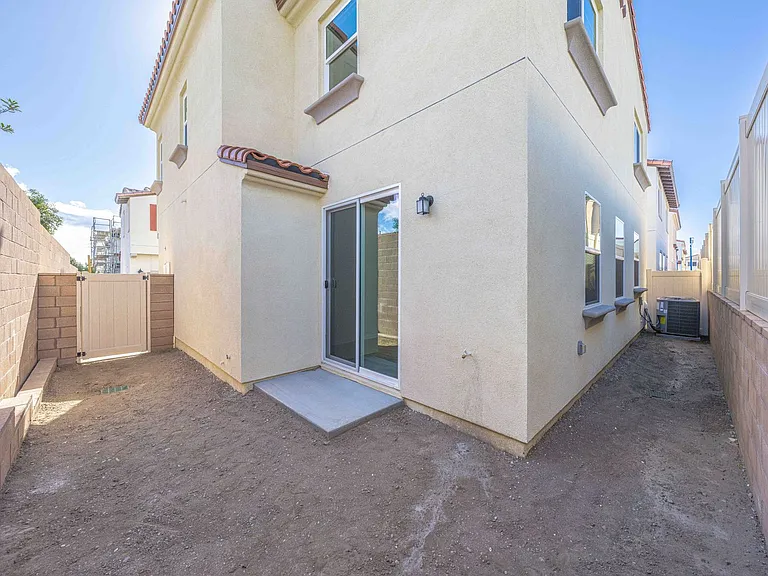 466 Meyer Pl — Photo 31