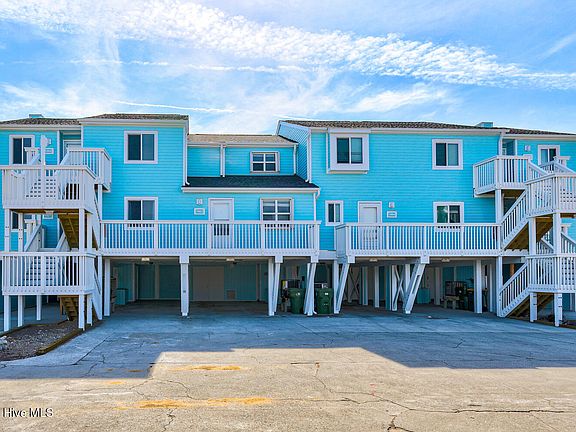 5th image of 1003 Pelican Court #1003