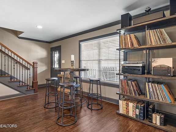 5th image of 9928 Sierra Vista Ln