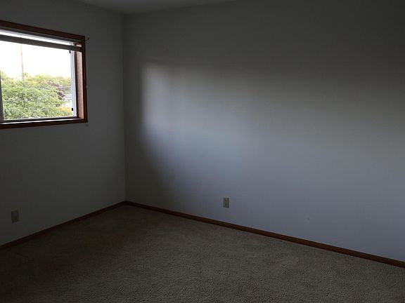 5th image of 425 SE 75th Ave