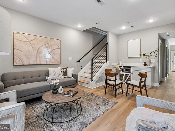 3rd image of 2333 Fairlawn Ave SE #1