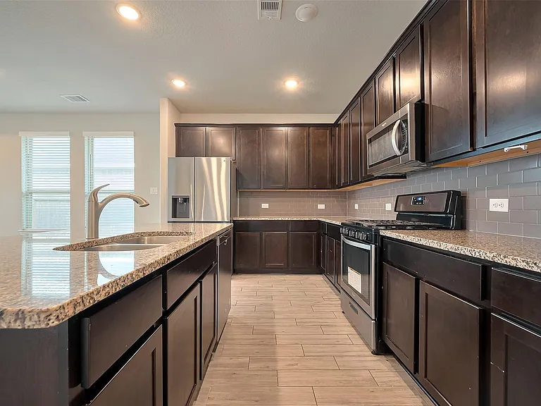 31415 Conover Dr — Photo 12