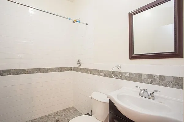 Rented by Nooklyn NYC LLC | media 9