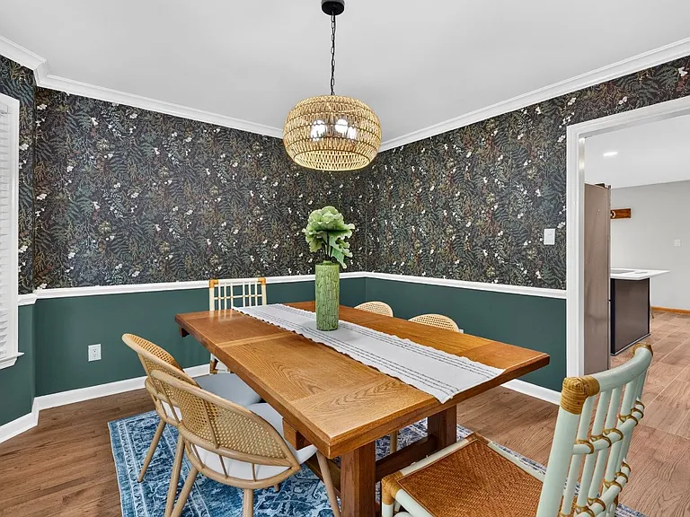 104 Exeter Ct — Photo 6