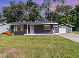 818 Ausable Rd, Oscoda, MI 48750