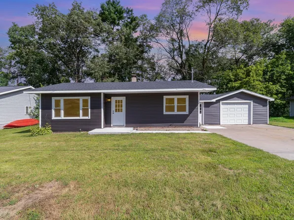 818 Ausable Rd, Oscoda, MI 48750