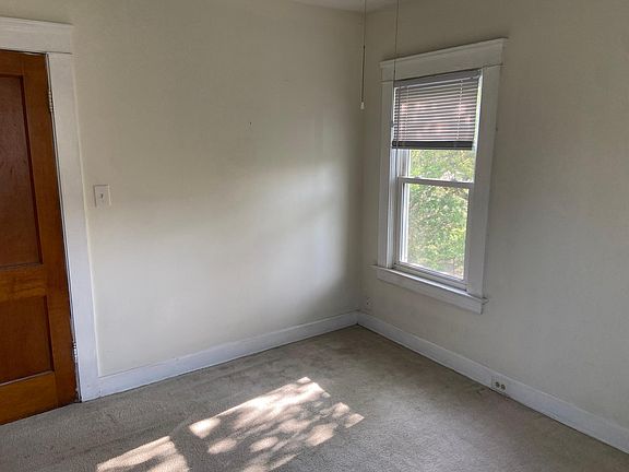 2nd image of 1306 Lakeland Ave #2