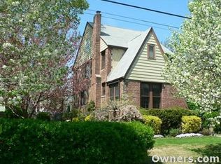 5 Dubonnet Rd, Valley Stream, NY 11581