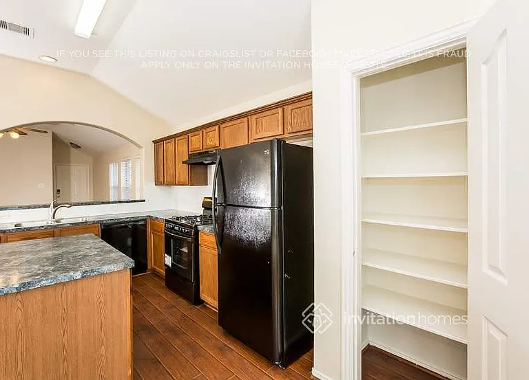 19811 Whispering Hollow Ln — Photo 8