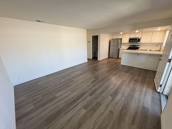 2nd image of 4422 39th St #4